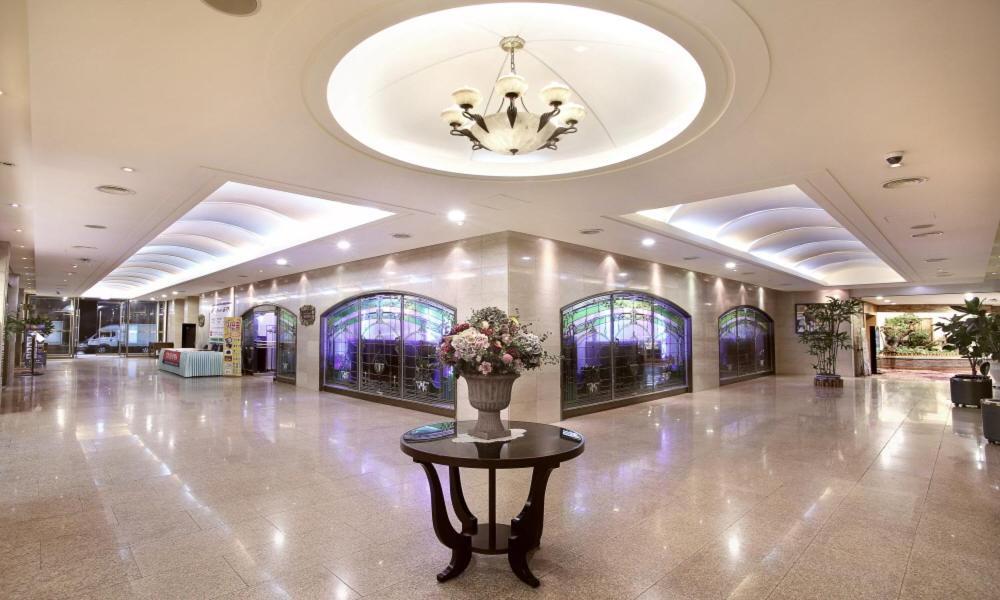 גאוז'ה Admiral Hotel מראה חיצוני תמונה