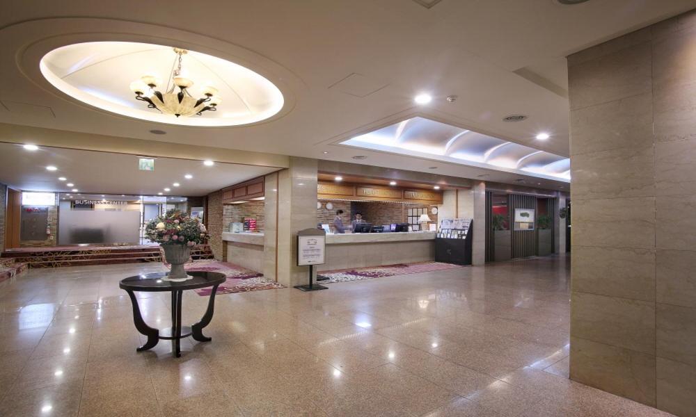 גאוז'ה Admiral Hotel מראה חיצוני תמונה