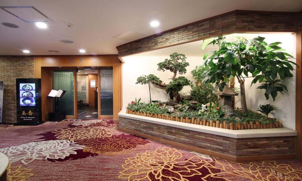 גאוז'ה Admiral Hotel מראה חיצוני תמונה