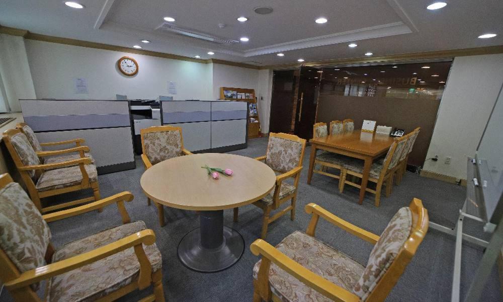 גאוז'ה Admiral Hotel מראה חיצוני תמונה