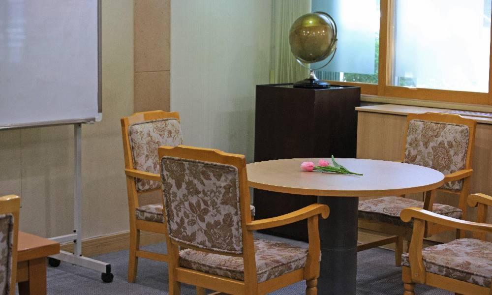 גאוז'ה Admiral Hotel מראה חיצוני תמונה