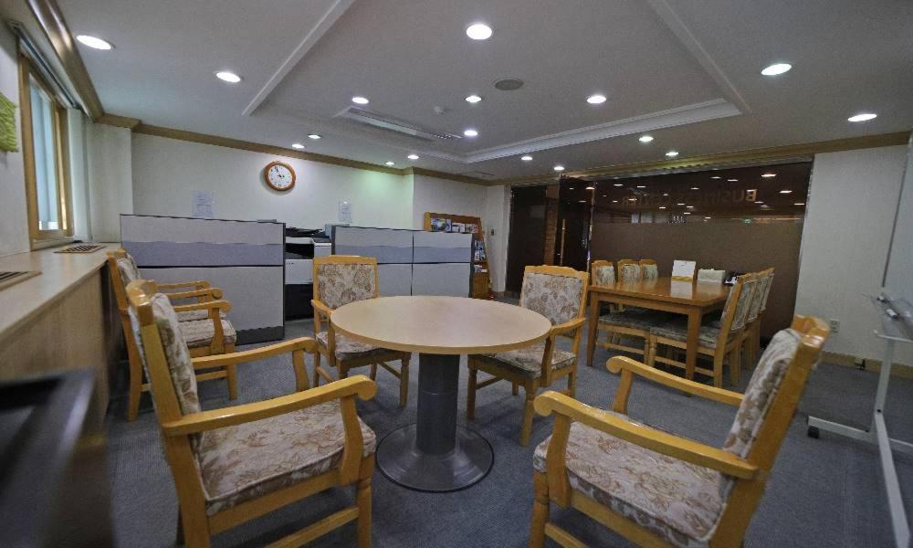 גאוז'ה Admiral Hotel מראה חיצוני תמונה