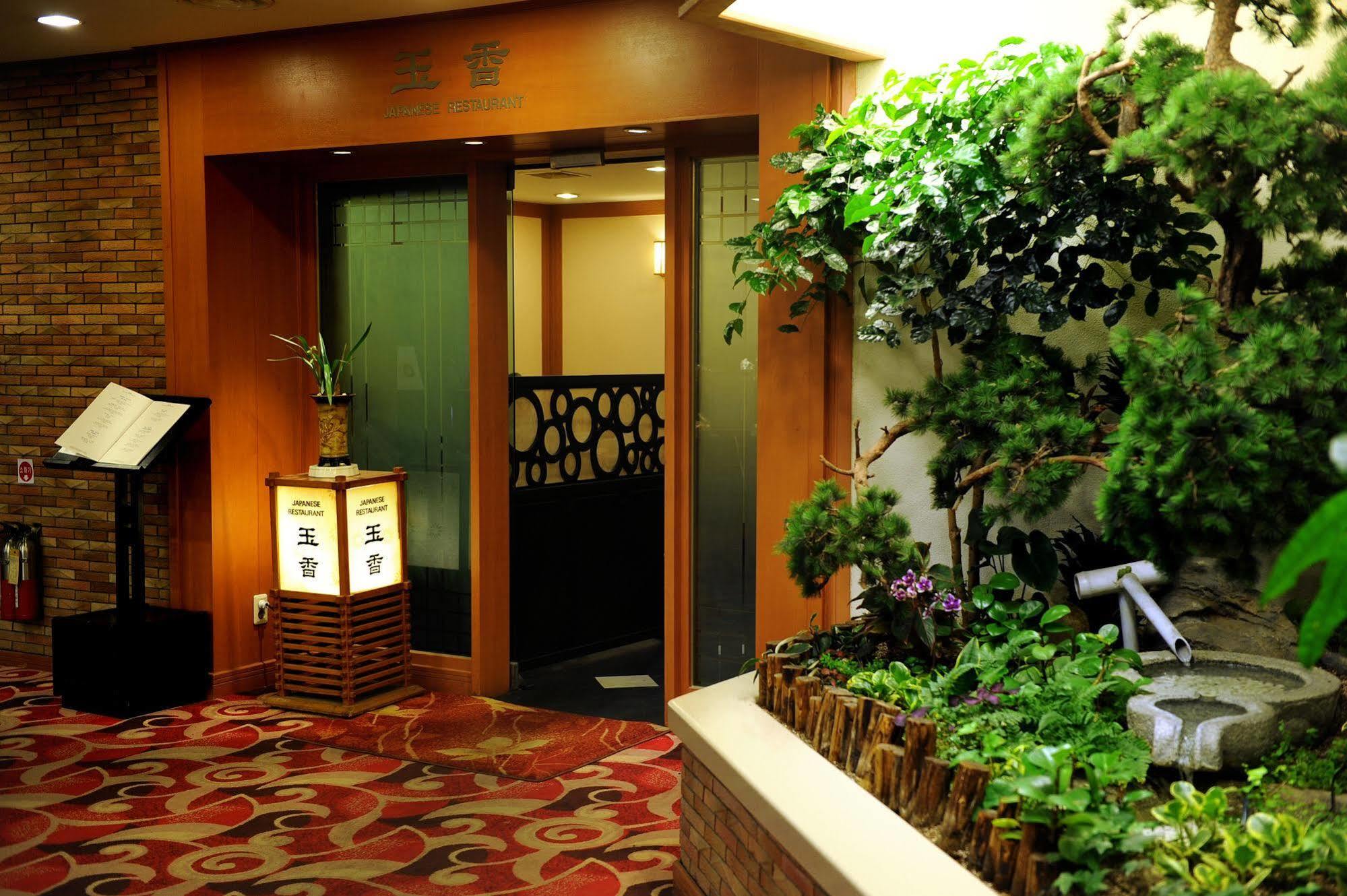 גאוז'ה Admiral Hotel מראה חיצוני תמונה